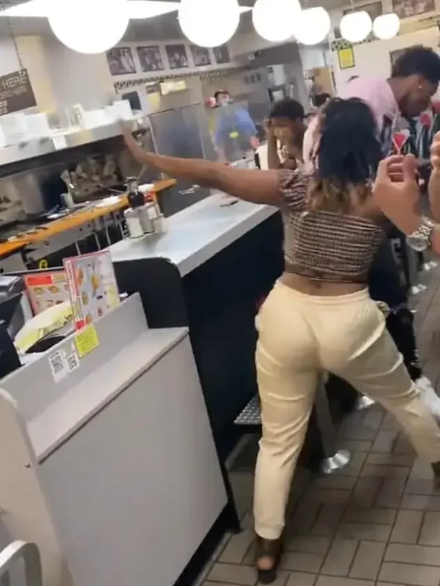 Waffle-House-turns-into-a-wrestling-ring-as-customer-launches