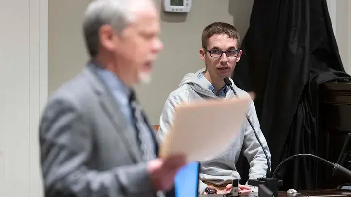 Michael Tony Satterfield, Son Of Gloria Satterfield, Answers Questions From Prosecutor Creighton Waters During Alex Murdaugh’s Double Murder Trial At The Colleton County Courthouse In Walterboro.