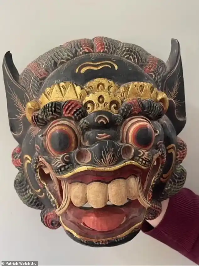 An oriental-style wooden mask formerly hung in the Murdaugh family's hunting lodge will be used as a 'trigger object' for 'paranormal' seances 